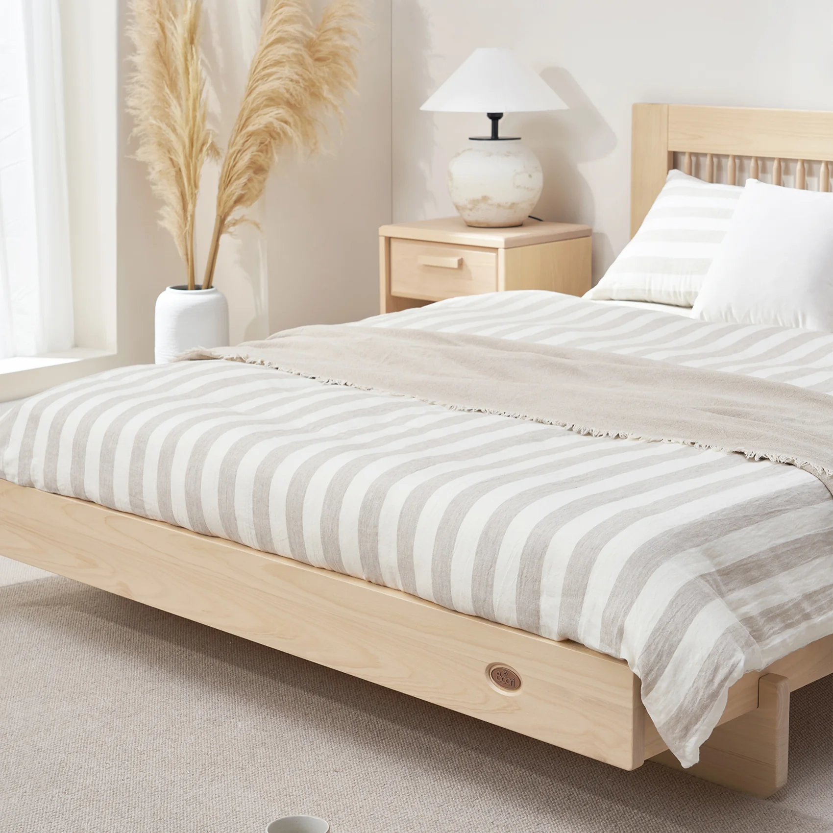 Breeze King Bed - Image 18