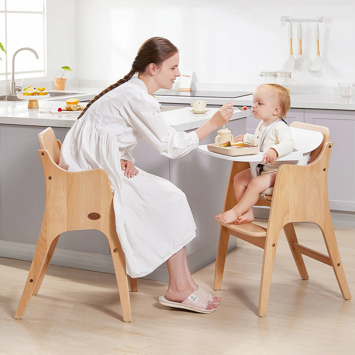 Byron High Chair V23 (with seat insert and harness) - Image 3