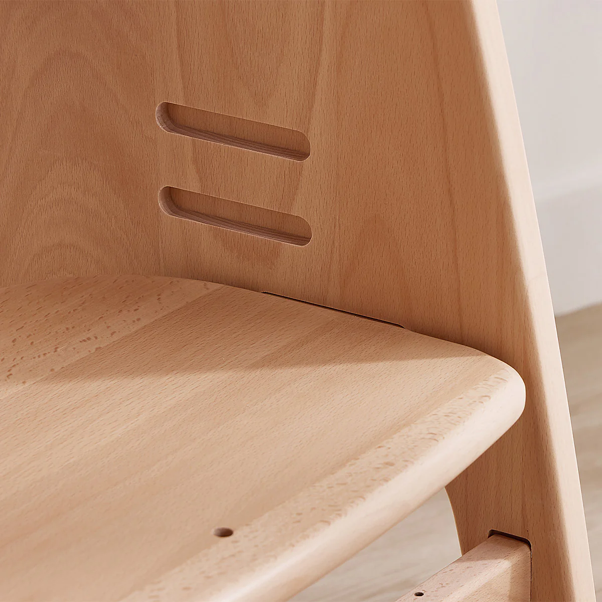 Byron High Chair V23 (with seat insert and harness) - Image 8