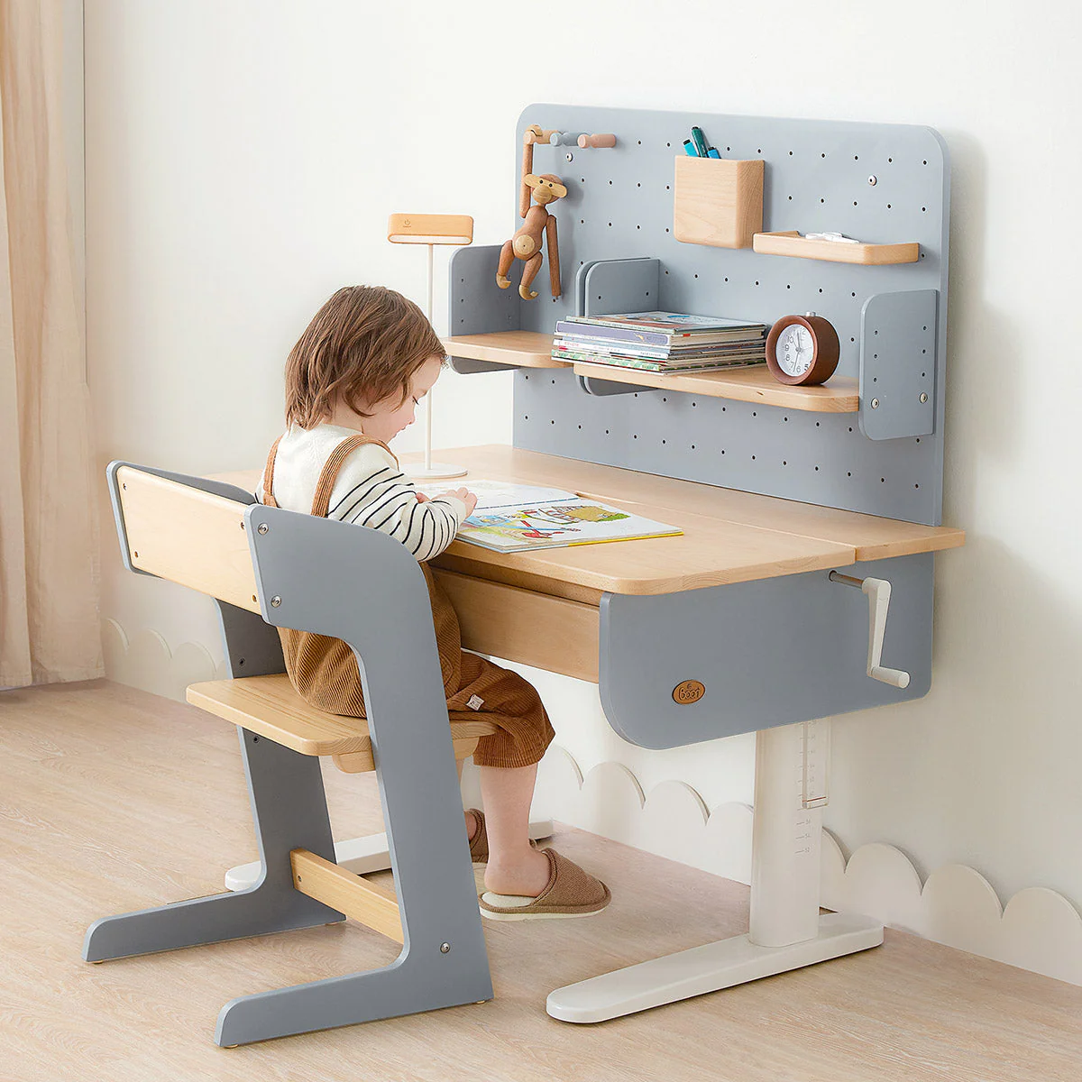 Ergonomic Desk (118cm) with Pegboard Hutch Package - Image 2