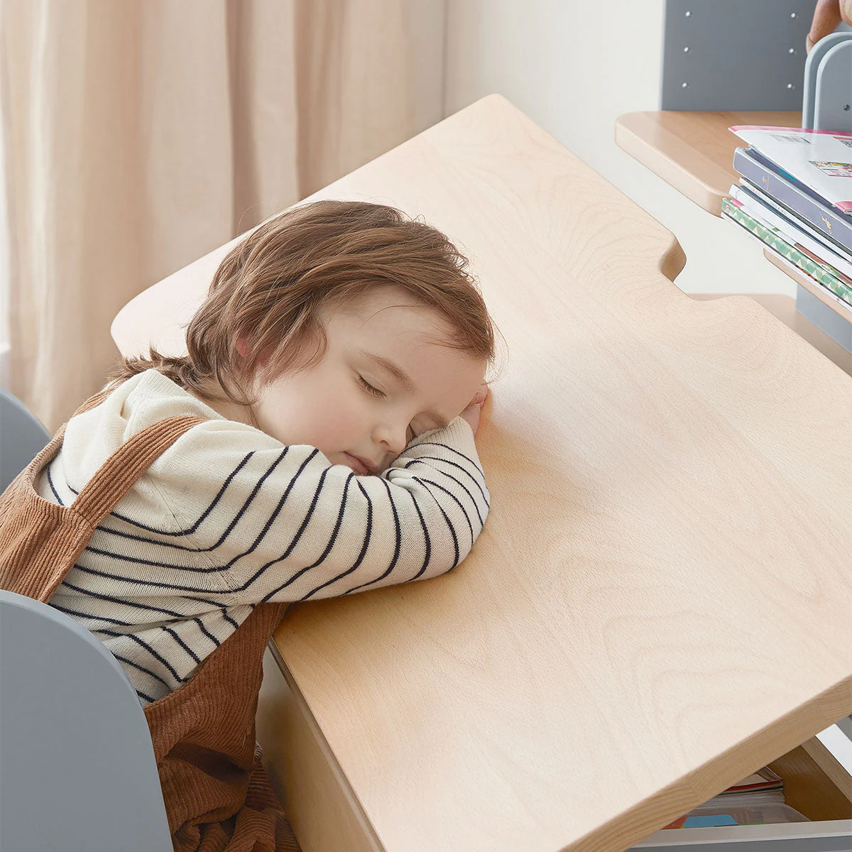 Ergonomic Desk (118cm) with Pegboard Hutch Package - Image 9