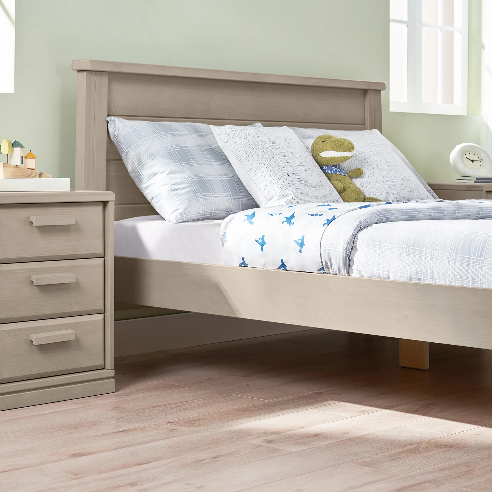 Horizon King Bed - Image 11