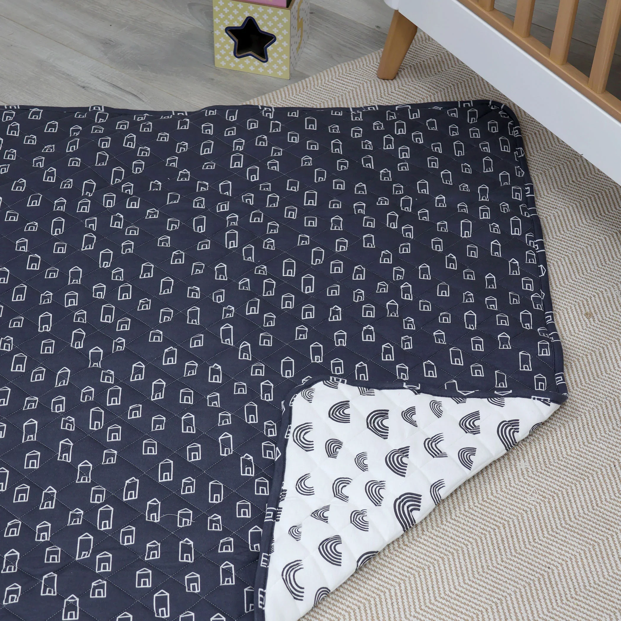 Bubba Blue Reversible Cot Quilt - Image 8
