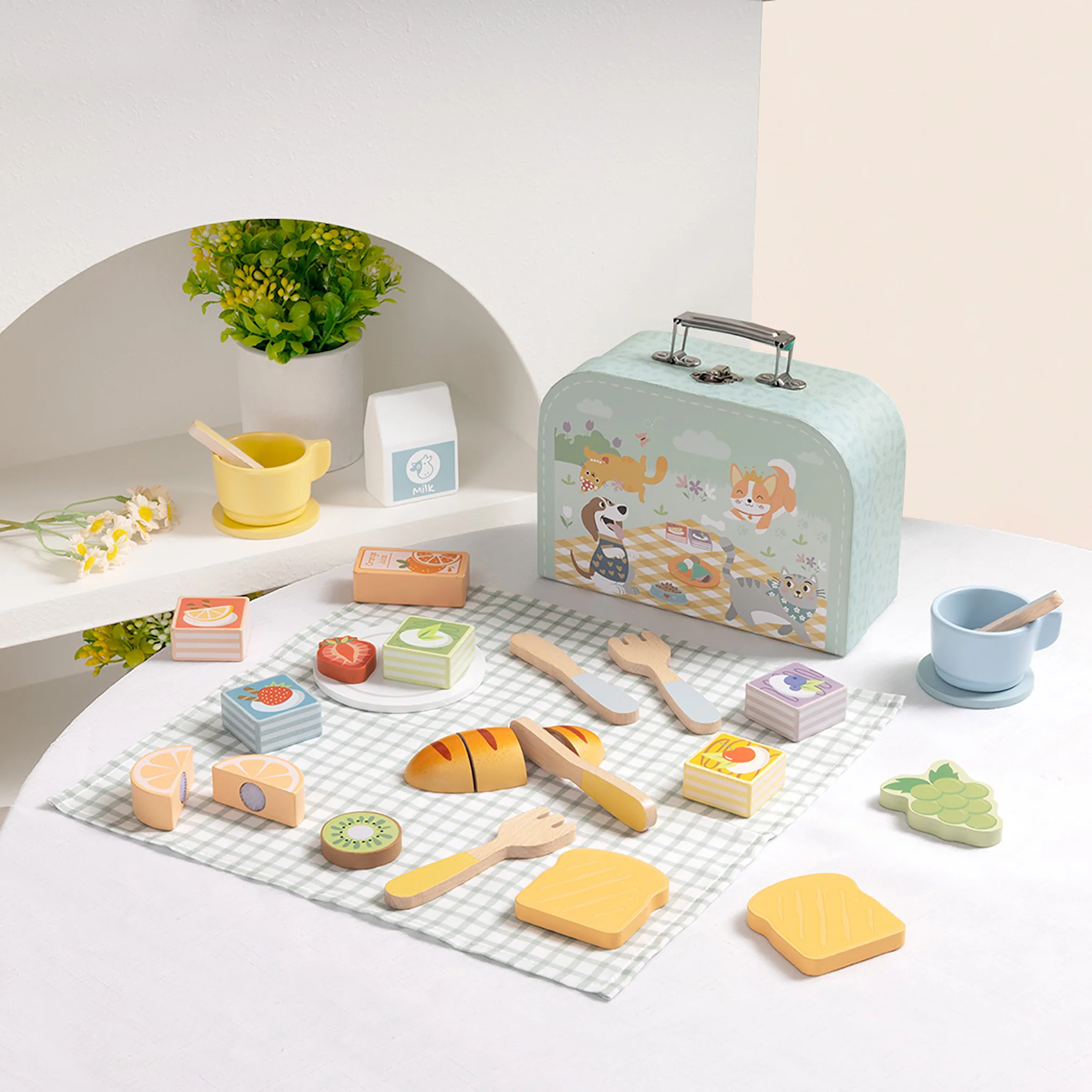 Tooky Toy Picnic Basket Set - Image 2